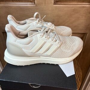 adidas Ultradream DNA men’s beige running shoe size 8